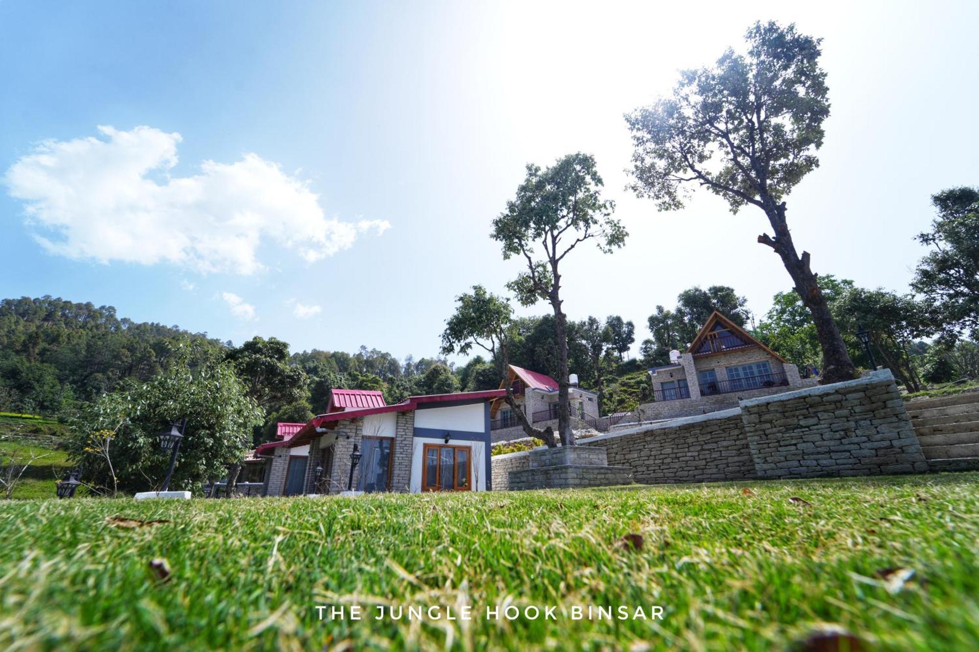 The Jungle Hook Binsar Hotel อัลโมรา ภายนอก รูปภาพ